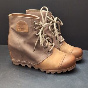 Sorel PDX, Women's Wedge Boots Leather/Canvas ,Size 8.5.